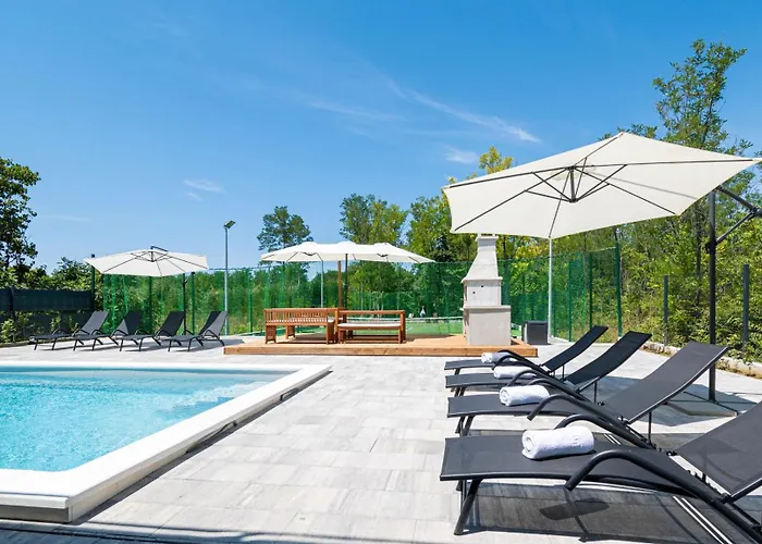 New Luxury Noel With Tennis Court Vila