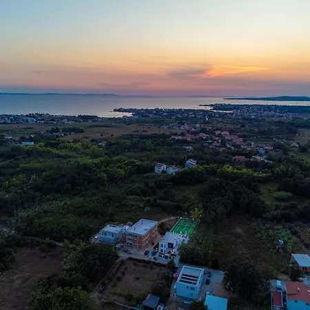 New Luxury Noel With Tennis Court Privlaka (Zadar)