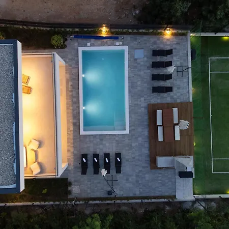 Villa New Luxury Noel With Tennis Court *