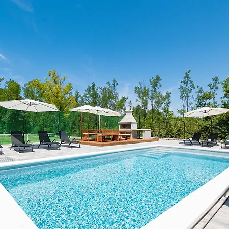 Vila New Luxury Noel With Tennis Court *