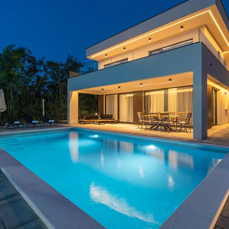 New Luxury Noel With Tennis Court Villa