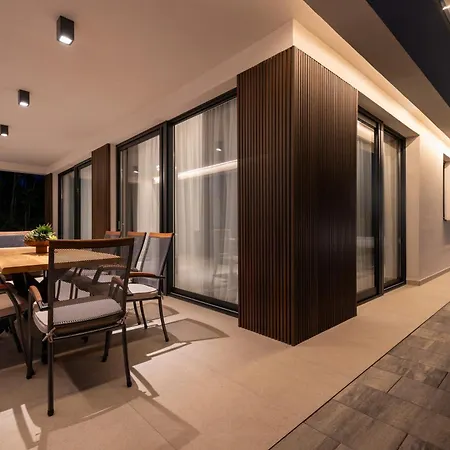 New Luxury Noel With Tennis Court *