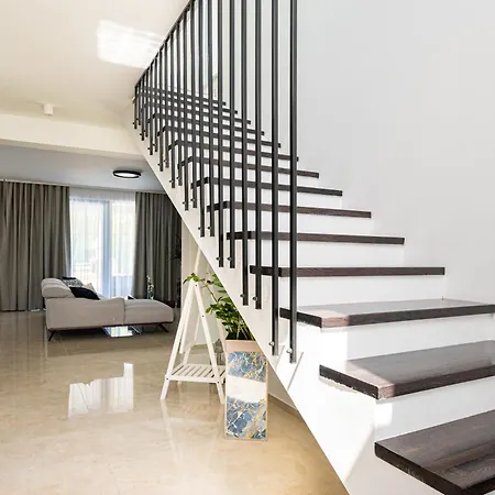 Vila New Luxury Noel With Tennis Court