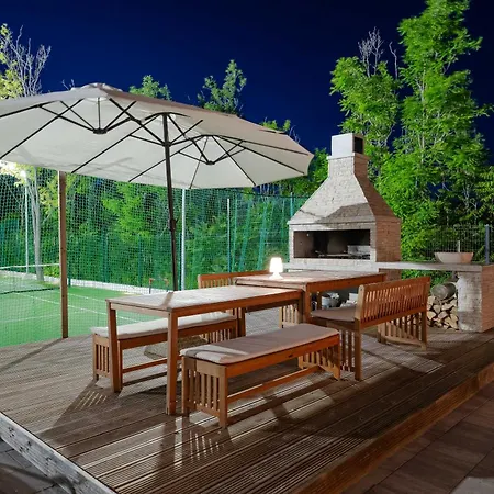 New Luxury Noel With Tennis Court Villa
