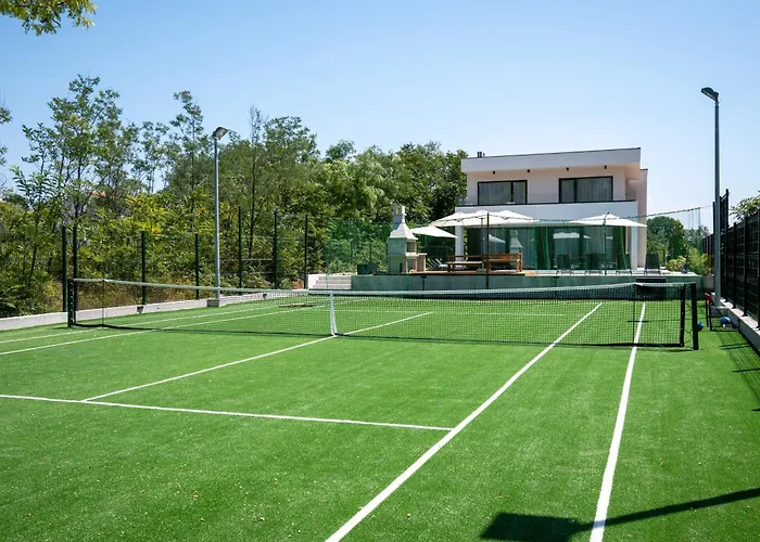 Willa New Luxury Noel With Tennis Court *