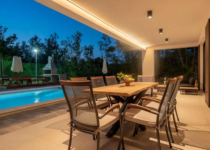 Вилла New Luxury Noel With Tennis Court Привлака