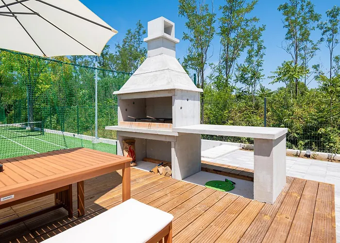 New Luxury Noel With Tennis Court